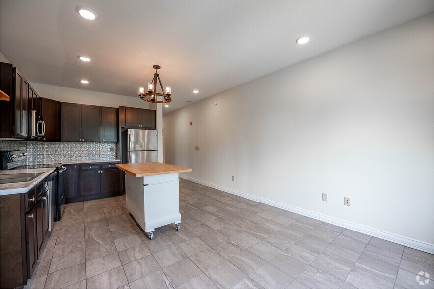 More Photos Of 3105 S Sare Rd, Bloomington Apartments For Lease