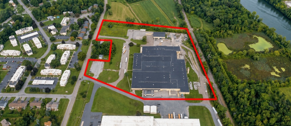 More Photos Of 7528 State Fair Blvd, Baldwinsville Manufacturing For Lease