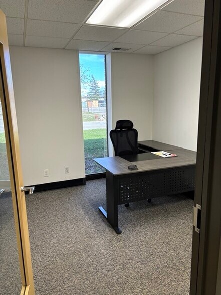 More Photos Of 37250 Plymouth Rd, Livonia Manufacturing For Lease