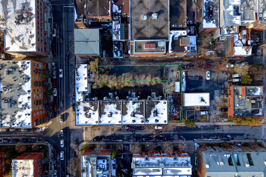 More Photos Of 2487 Rue Duvernay, Montréal Land For Sale