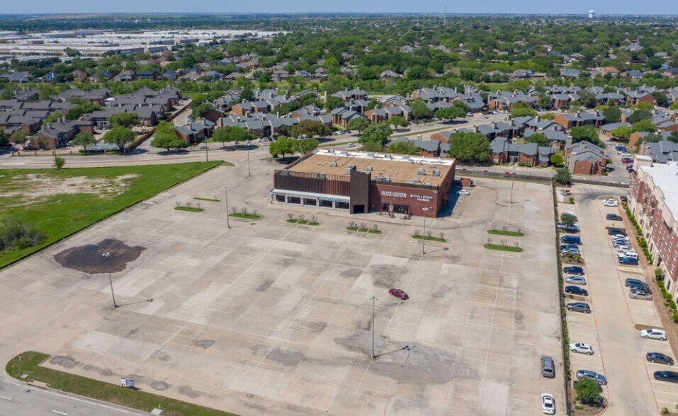 More Photos Of 1130 W Trinity Mills Rd, Carrollton General Retail For Sale