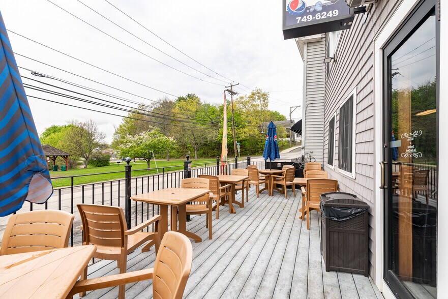 More Photos Of 65 Henry Law Ave, Dover Restaurant For Sale