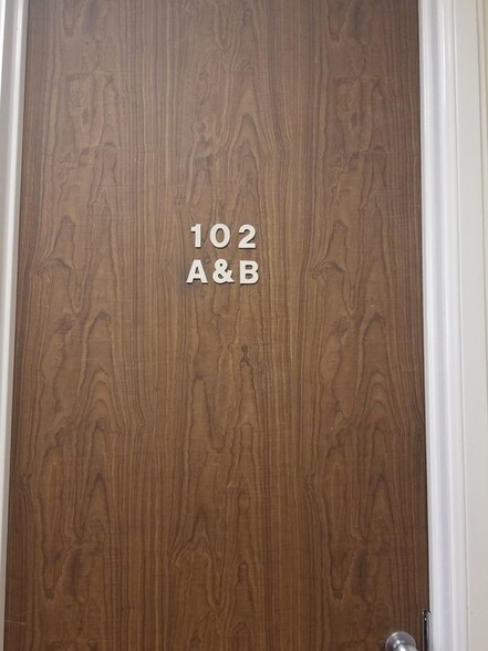 More Photos Of 2006 Broadway St, Pearland Medical For Lease