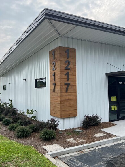 More Photos Of 1217 Remount Rd, North Charleston Warehouse For Lease
