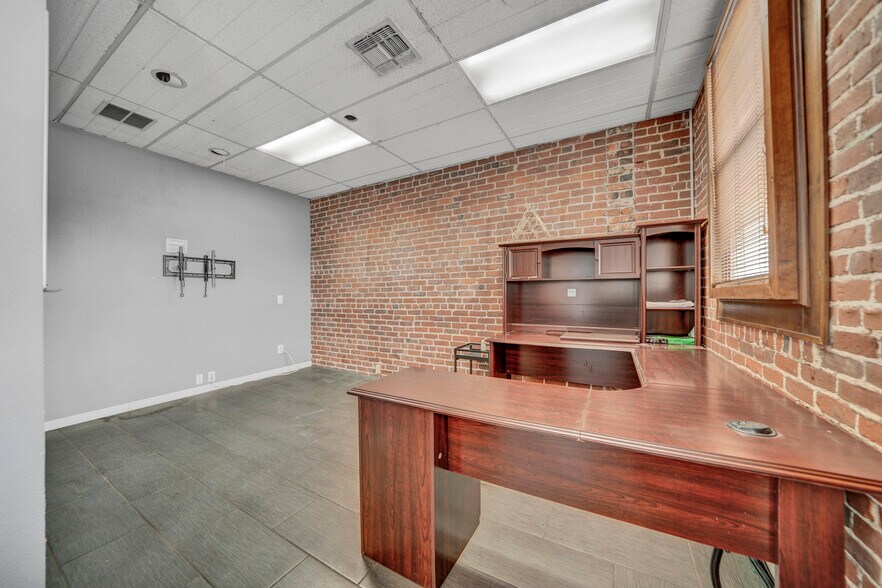 More Photos Of 333 E Channel St, Stockton Loft Creative Space For Sale