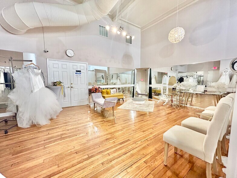 More Photos Of 337-341 N Charles St, Baltimore Multifamily For Sale