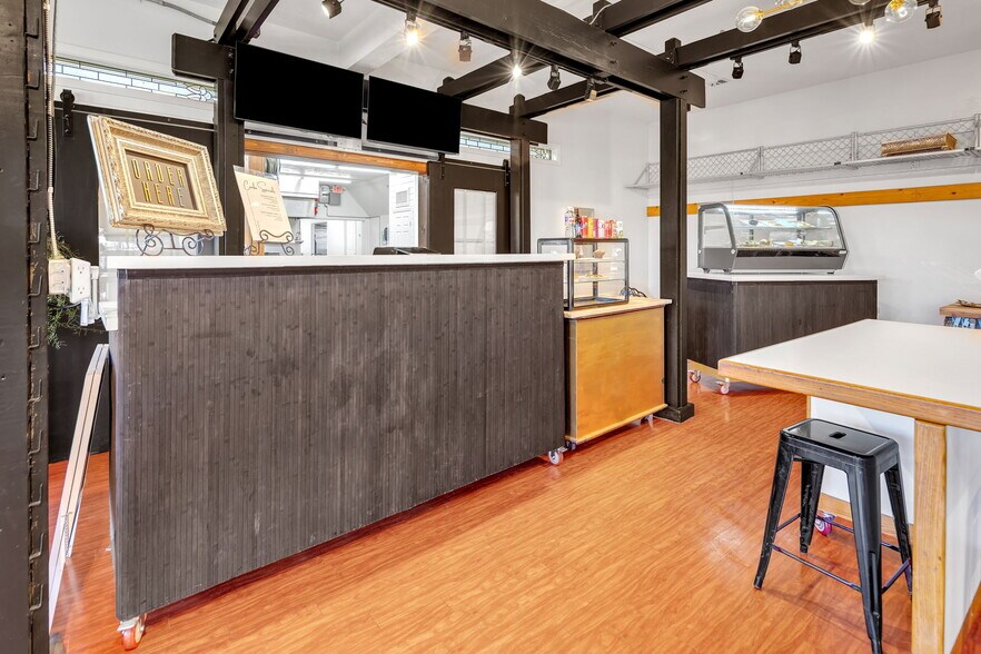 More Photos Of 2606 S Texas Ave, Bryan Restaurant For Sale