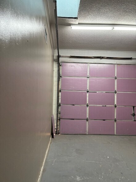 More Photos Of 431 Aulin Ave, Oviedo Light Distribution For Lease