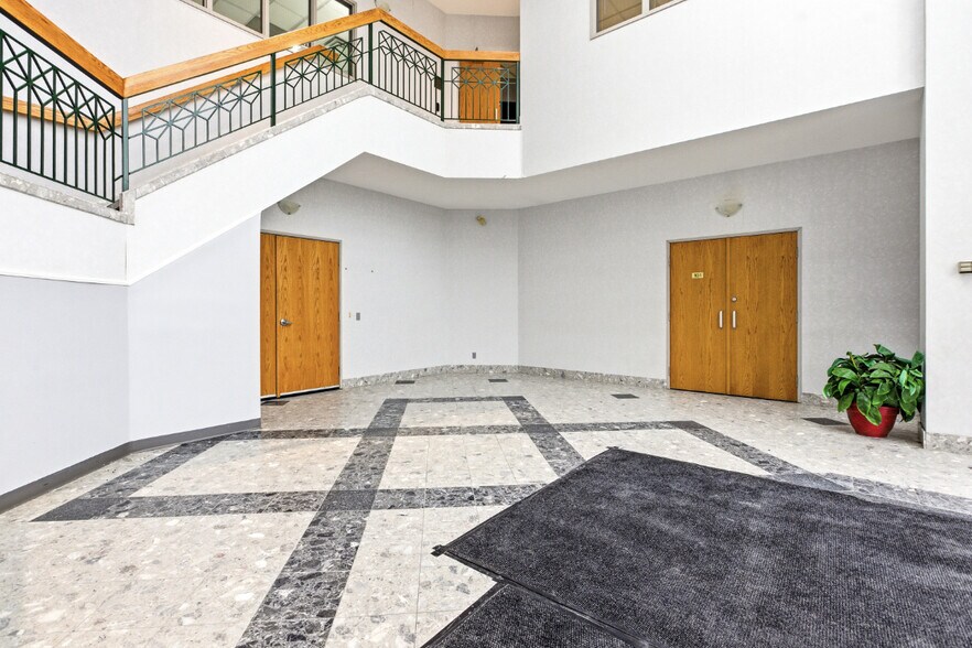 More Photos Of 815 Taylor Creek Dr, Ottawa Office For Lease