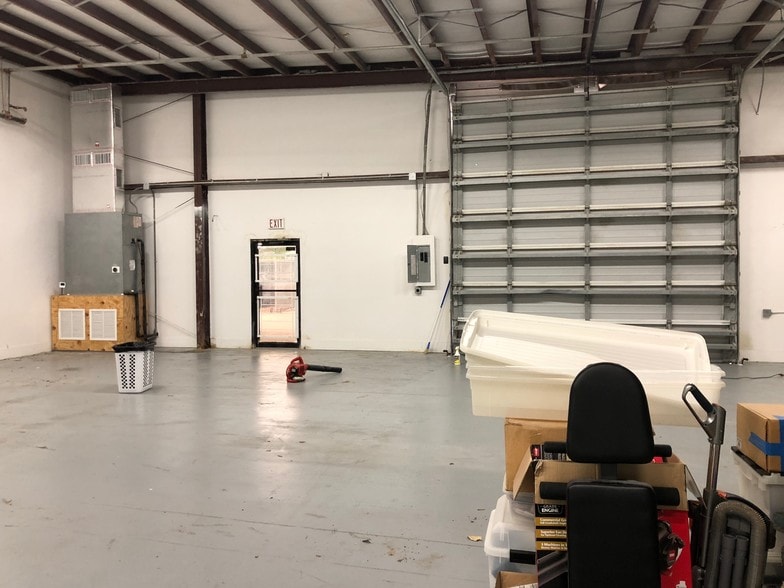 More Photos Of 1501 SE Decker Ave, Stuart Warehouse For Sale