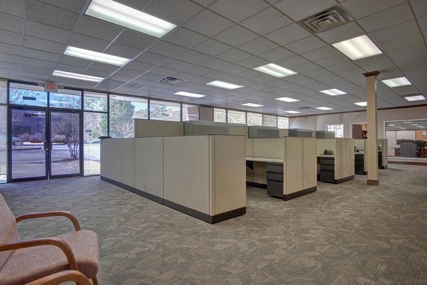 More Photos Of 5105 Old Ellis Pt, Roswell Office For Lease