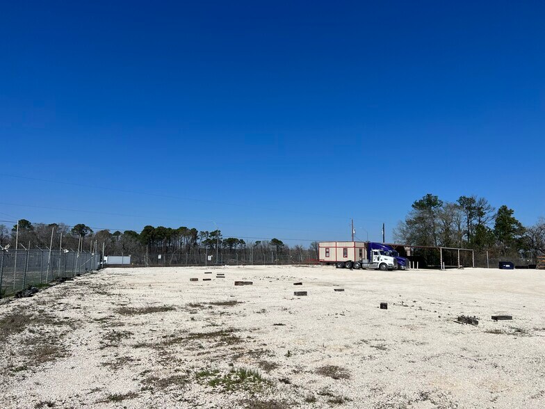 More Photos Of 20218 Crosby Fwy, Crosby Flex For Lease