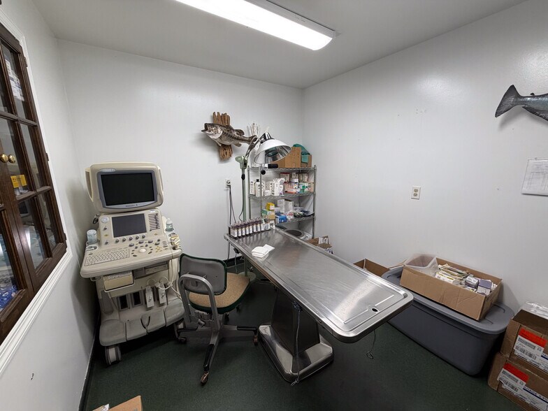 More Photos Of 162 Enzor Rd, Troy Office For Sale