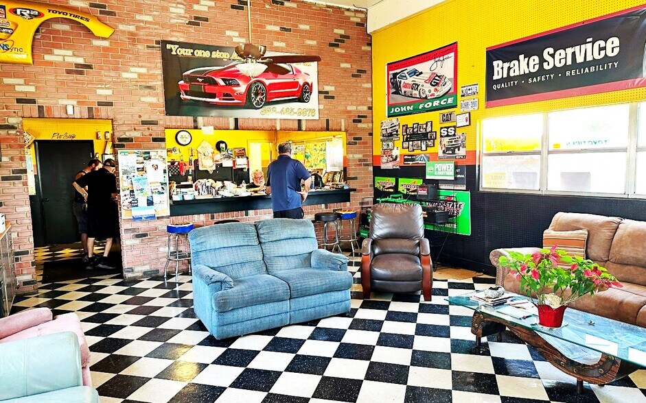 More Photos Of 1 Triangle Park, Lake Placid Auto Repair For Sale