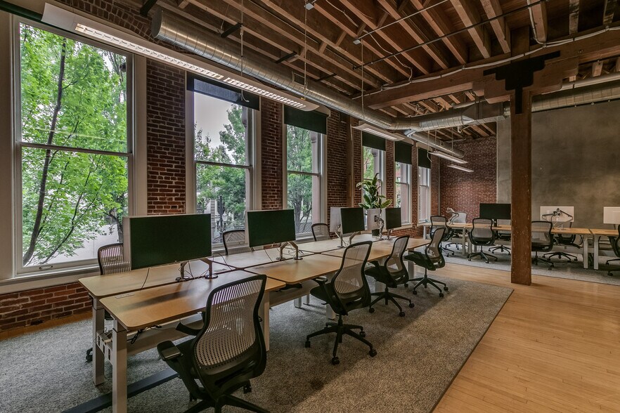 More Photos Of 70 NW Couch St, Portland Office For Sale