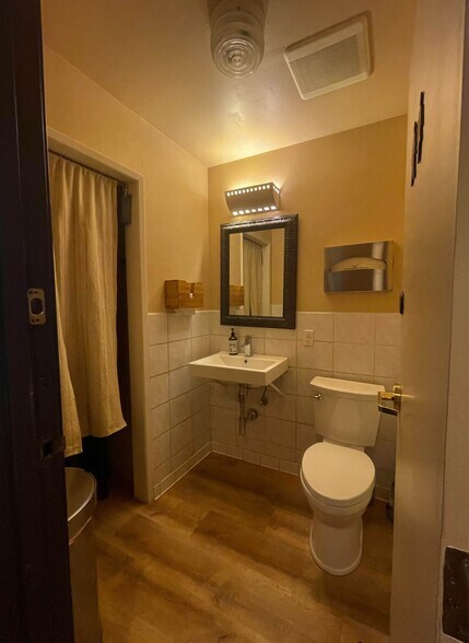 More Photos Of 6738 Greenleaf Ave, Whittier Storefront Retail Office For Sale