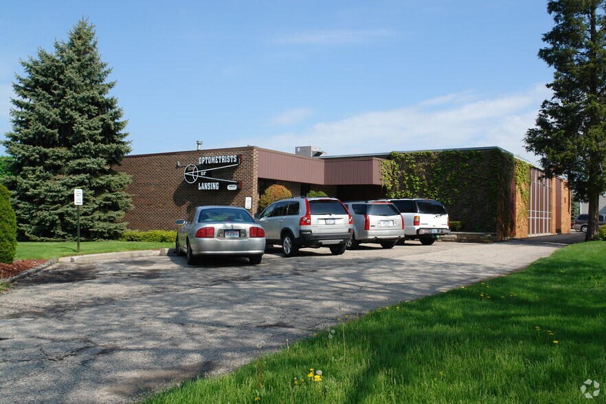Primary Photo Of 2117 E Grand River Ave, Lansing Medical For Sale