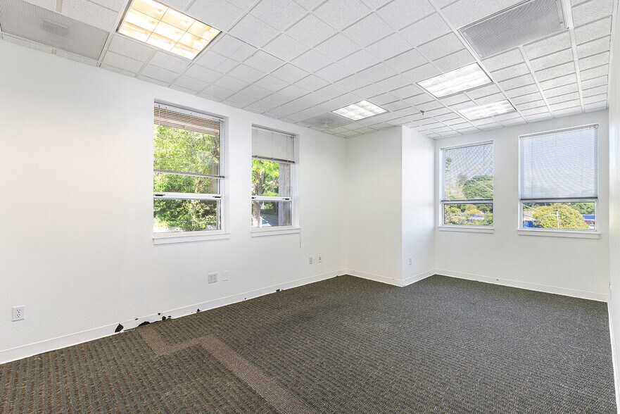 More Photos Of 7300 Healdsburg Ave, Sebastopol Office For Lease