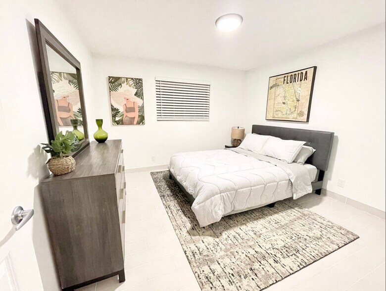 More Photos Of 2638 Lake Dr, Riviera Beach Apartments For Sale