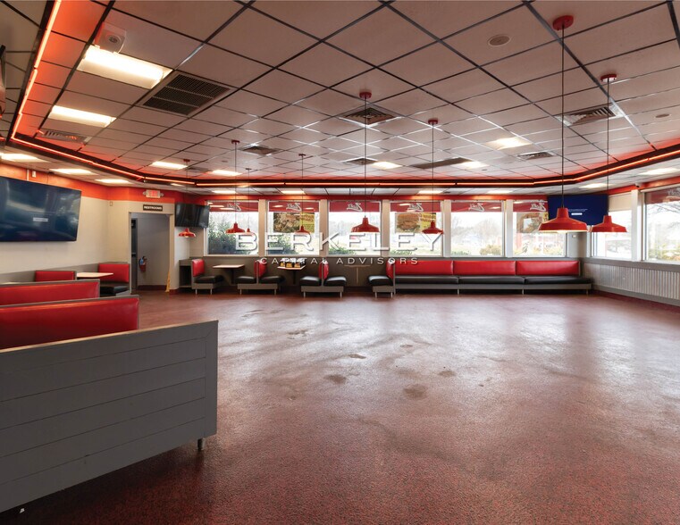 More Photos Of 3120 Garden Rd, Burlington Restaurant For Sale