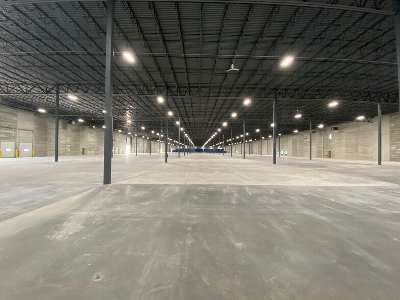 More Photos Of 3725 E Milis Dr, Appleton Warehouse For Lease