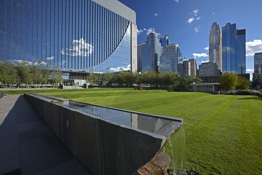 More Photos Of 250 Marquette Ave, Minneapolis Office For Lease