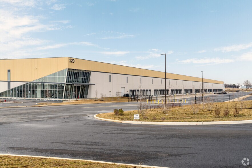 More Photos Of 120 Piccard Rd, New Castle Distribution For Lease