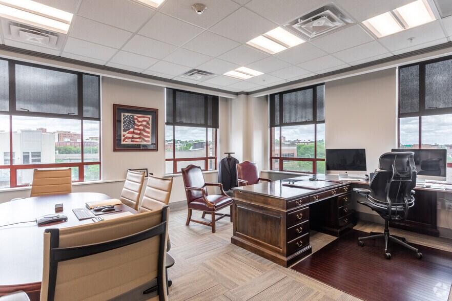 More Photos Of 109 S Warren St, Syracuse Office Residential For Lease