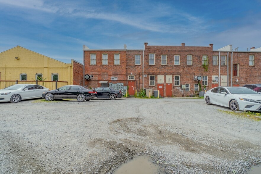 More Photos Of 200-208 E Washington St, Suffolk Apartments For Sale