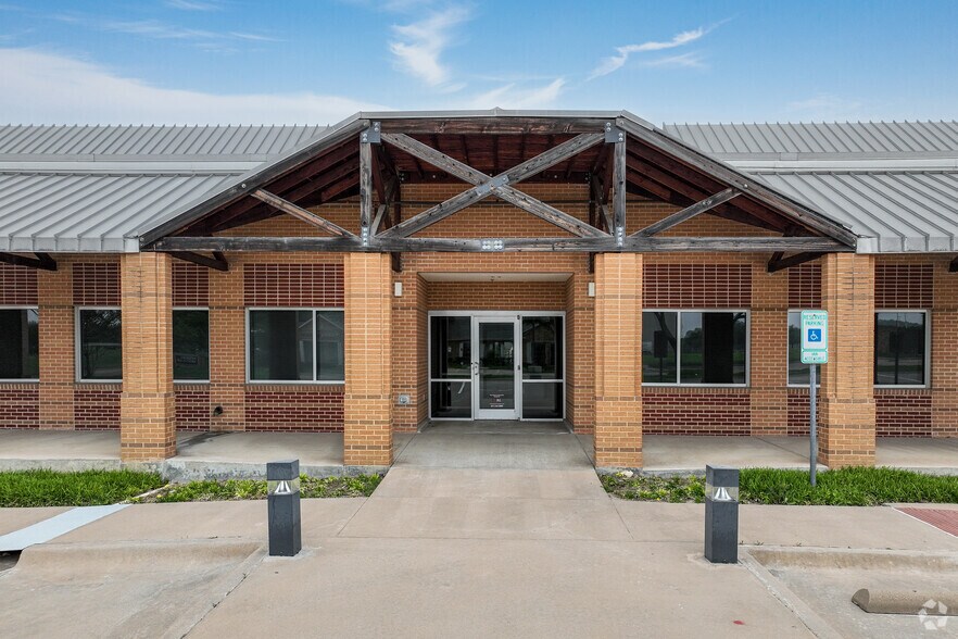 More Photos Of 4000 Fossil Creek Blvd, Fort Worth Office For Sale