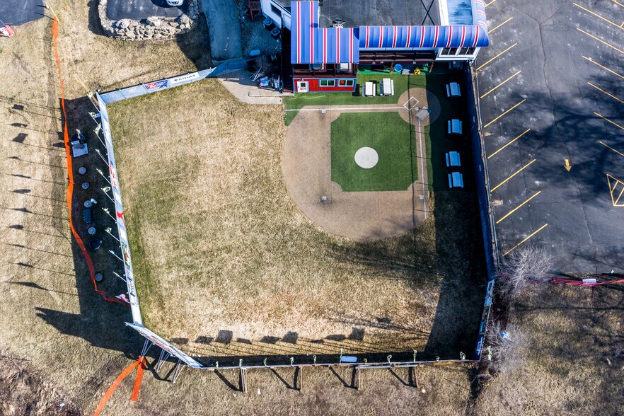 More Photos Of 10267 US Highway 14, Mazomanie Sports And Entertainment For Sale