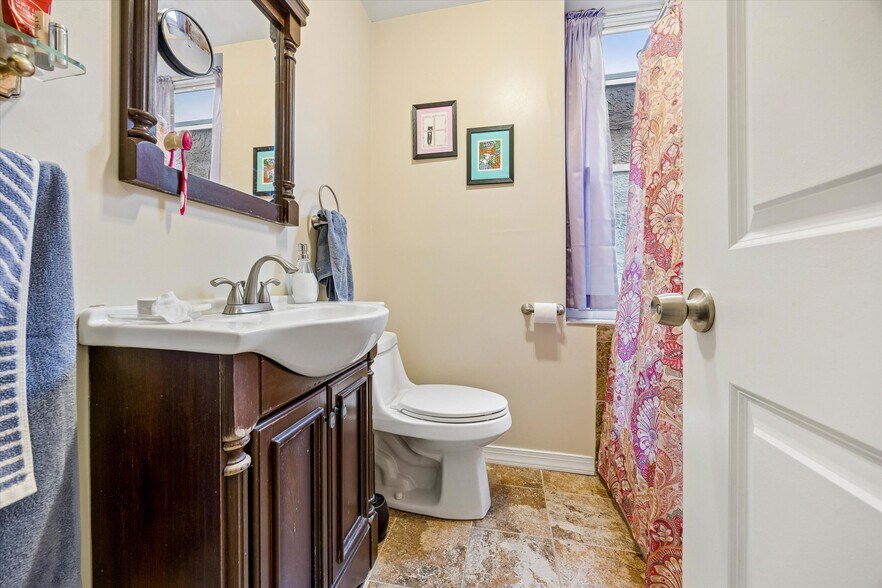 More Photos Of 1909 S Broad St, Philadelphia Office Residential For Sale