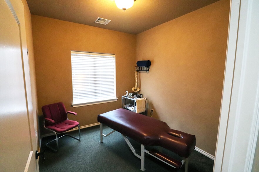 More Photos Of 9225 S Toledo Ave, Tulsa Office For Sale