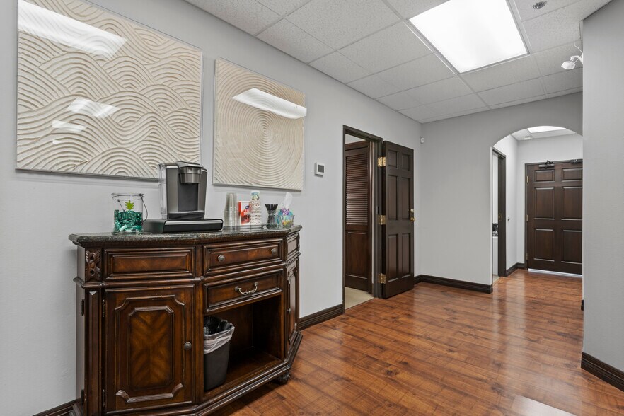 More Photos Of 17734 Preston Rd, Dallas Office For Sale