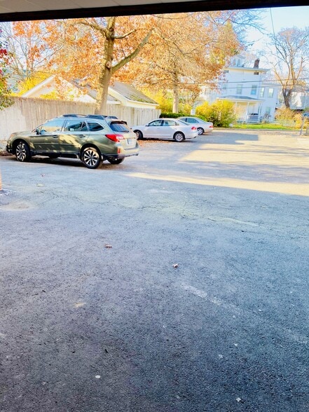 More Photos Of 406 E Putnam Ave, Cos Cob Office For Lease