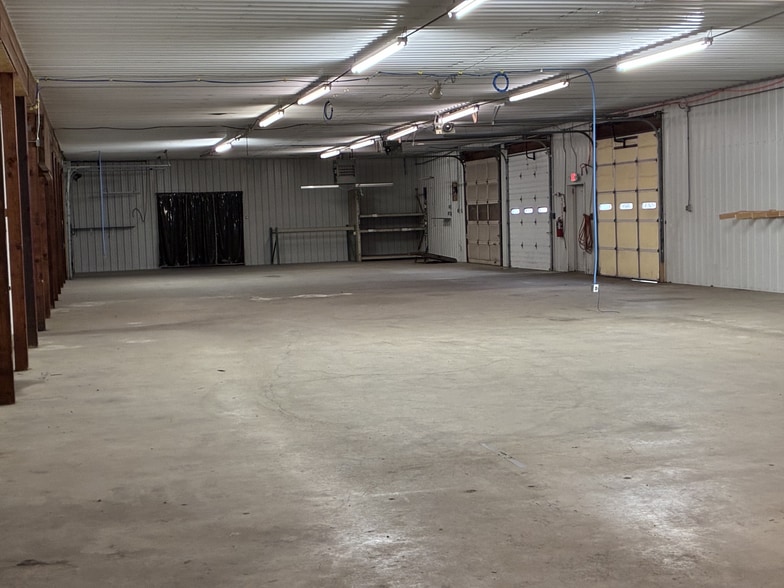 More Photos Of 1851 Dogwood Rd, Bremen Manufacturing For Sale