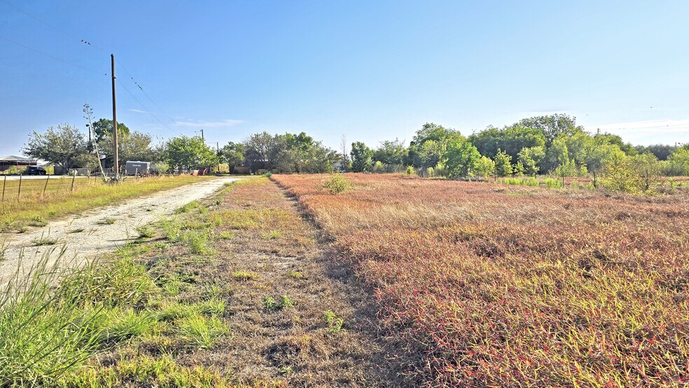 More Photos Of 1239 Barbarosa Rd & 1255 Saur Ln, New Braunfels Land For Sale