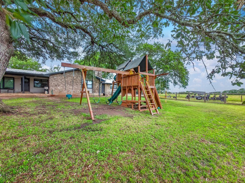 More Photos Of 425 Seawillow Rd, Lockhart Land For Sale