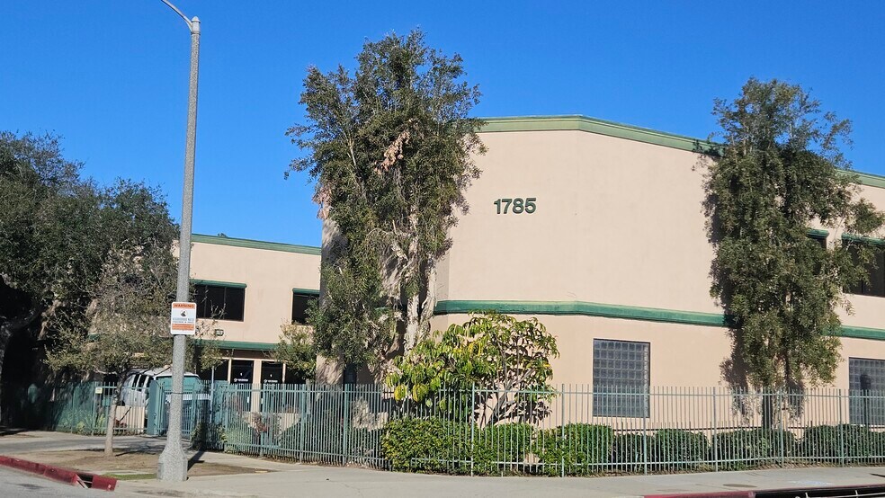 Primary Photo Of 1785 Locust St, Pasadena Showroom For Lease