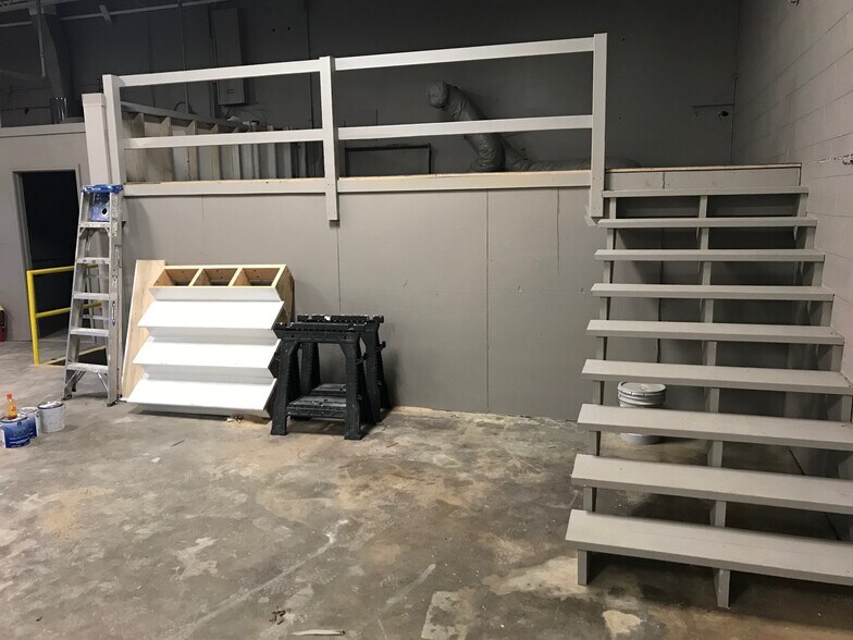 More Photos Of 2811 E 49th St, Chattanooga Showroom For Lease