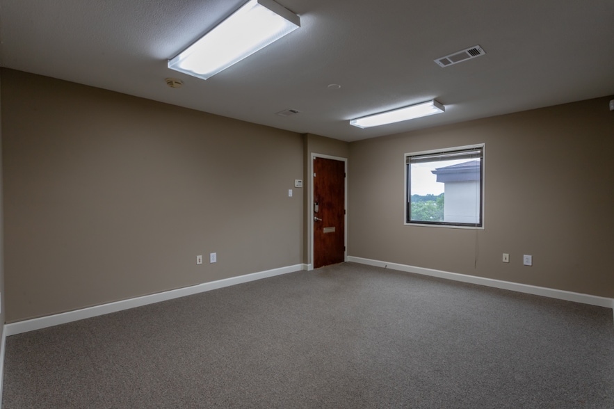 More Photos Of 2024 Arkansas Valley Dr, Little Rock Office For Sale