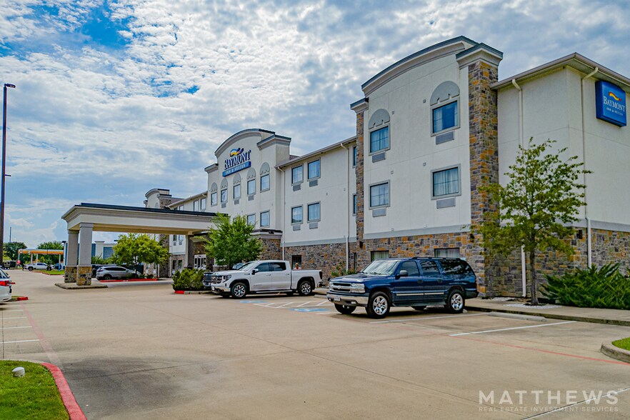 Primary Photo Of 2611 Harvey Rd, College Station Hotel For Sale