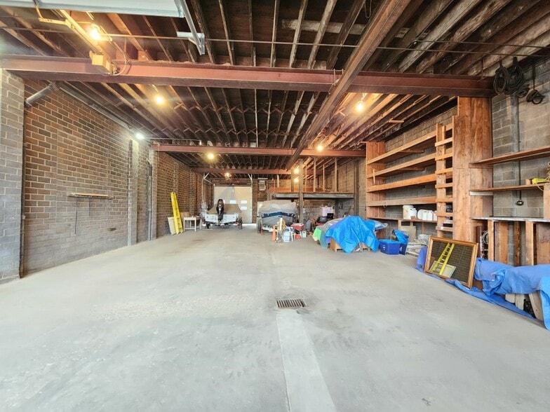 More Photos Of 708-712 S Jefferson Ave, Mason City Warehouse For Sale