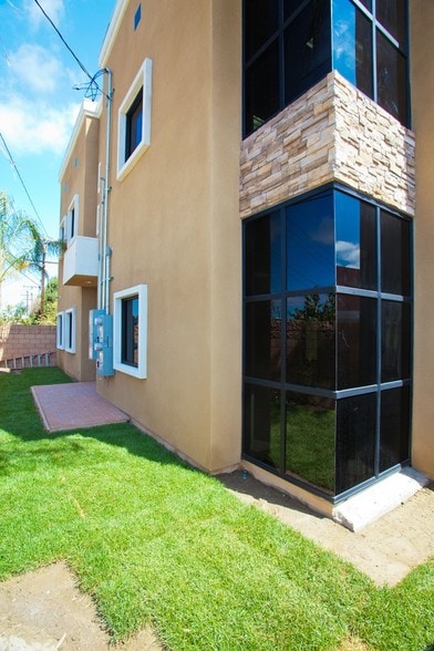 More Photos Of 10421 Magnolia Ave, Anaheim Office For Sale