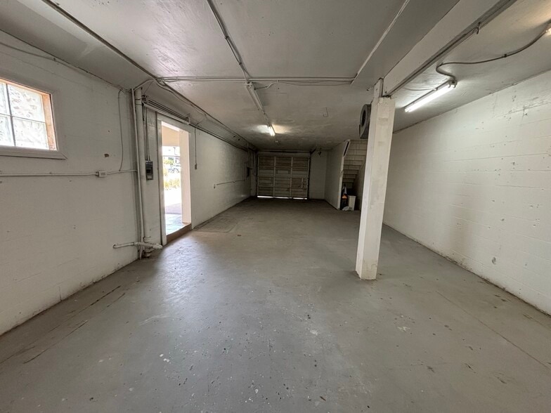 More Photos Of 1221 Court St, Clearwater Warehouse For Lease