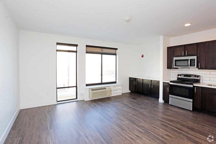 More Photos Of 1415 Cuming St NE, Omaha Apartments For Lease