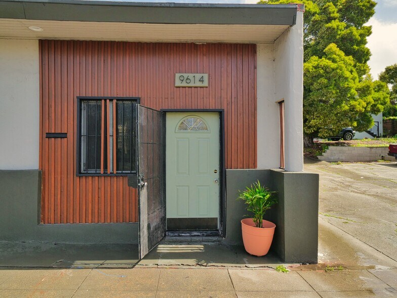 More Photos Of 9614-9616 MacArthur Blvd, Oakland Specialty For Sale