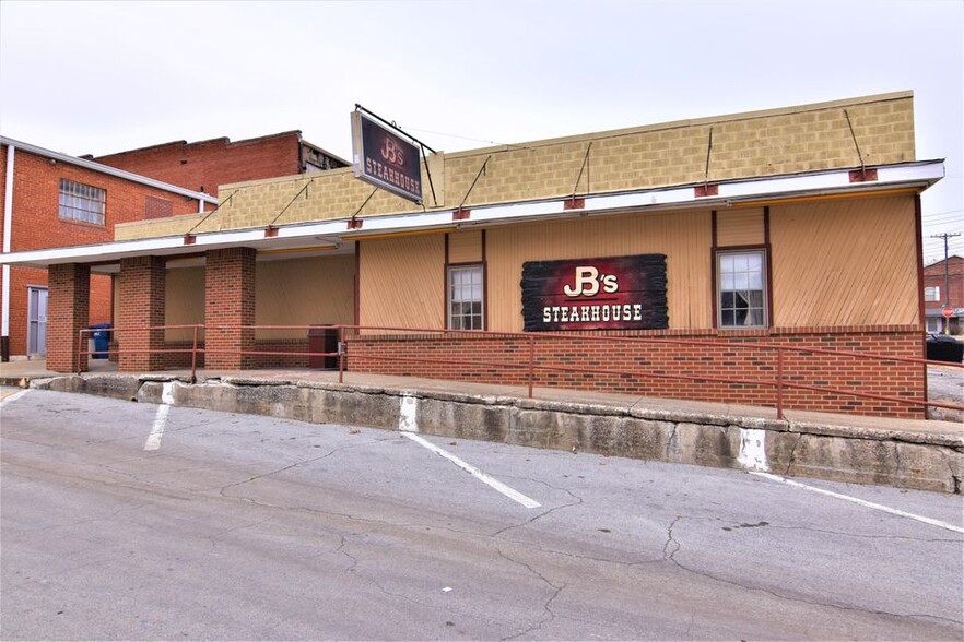 Primary Photo Of 109 S Folger St, Carrollton Restaurant For Sale