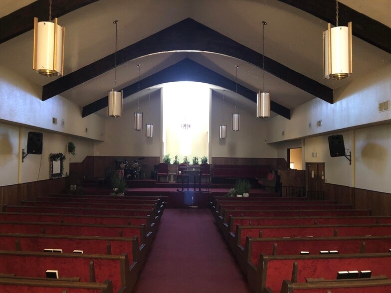 More Photos Of 606 Broadway St, Venice Land For Lease