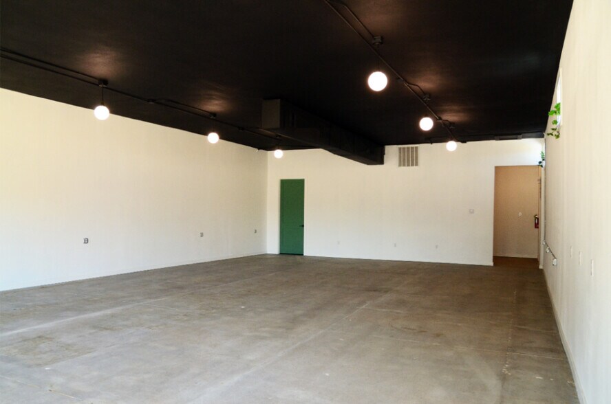 More Photos Of 500 S 20th St, Fort Smith Flex For Lease
